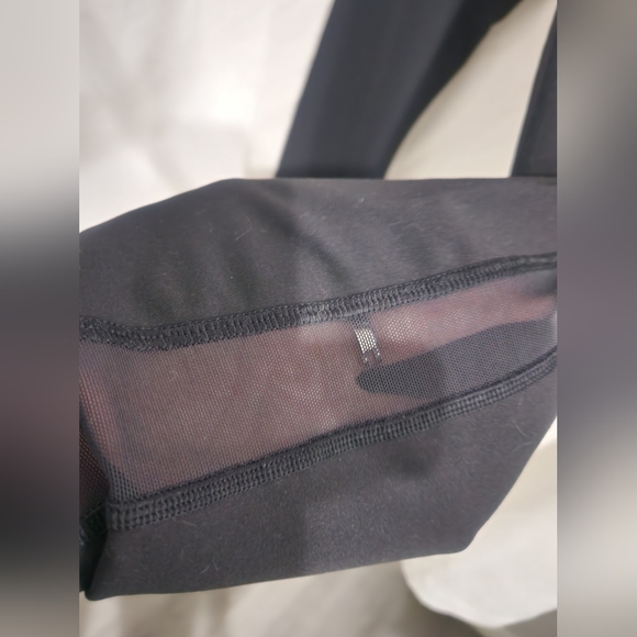 Lululemon leggings with mesh - Picture 5 of 9